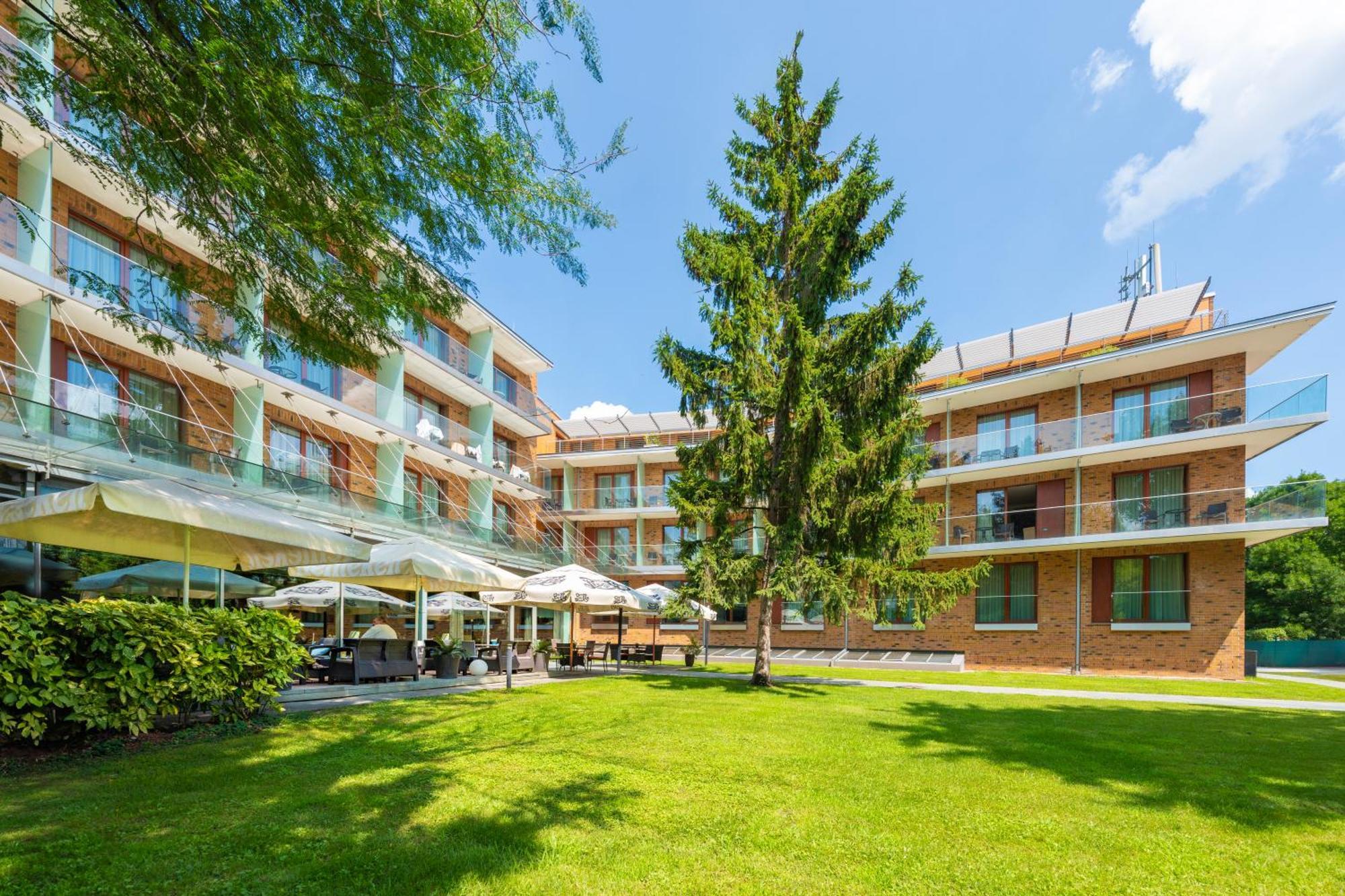 Abacus Business & Wellness Готель